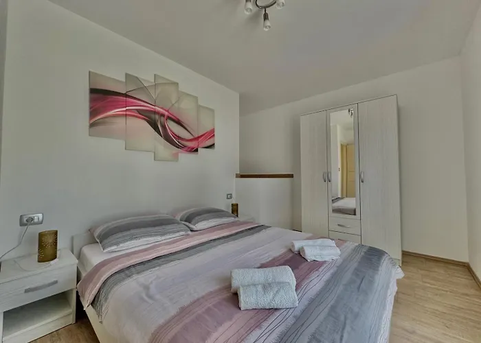 Cozy Rosmarin With A Sea View