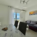 Apartment Cozy Rosmarin With A Sea View