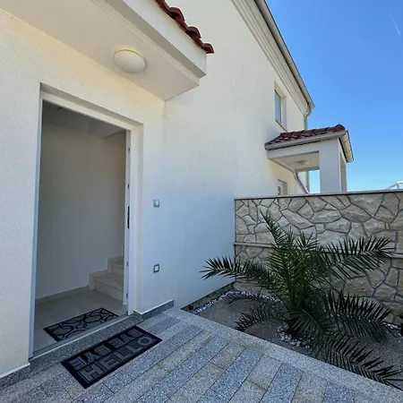 Cozy Rosmarin With A Sea View Apartment